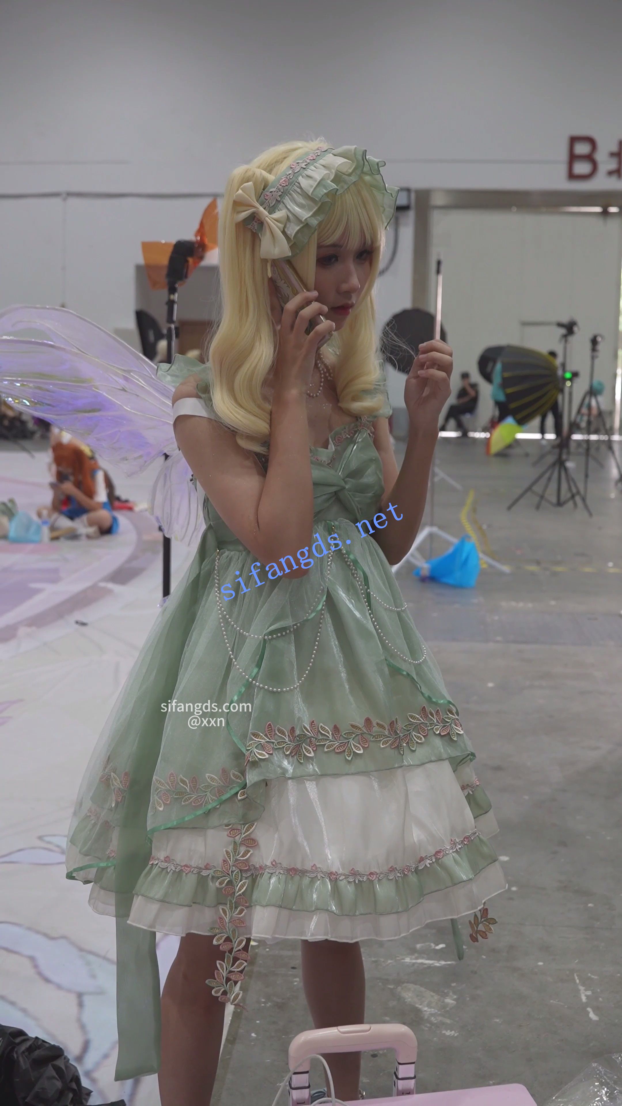 【xxn-326】双马尾蕾丝裙美女..穿裙撑无打底..浅黄内前后CD