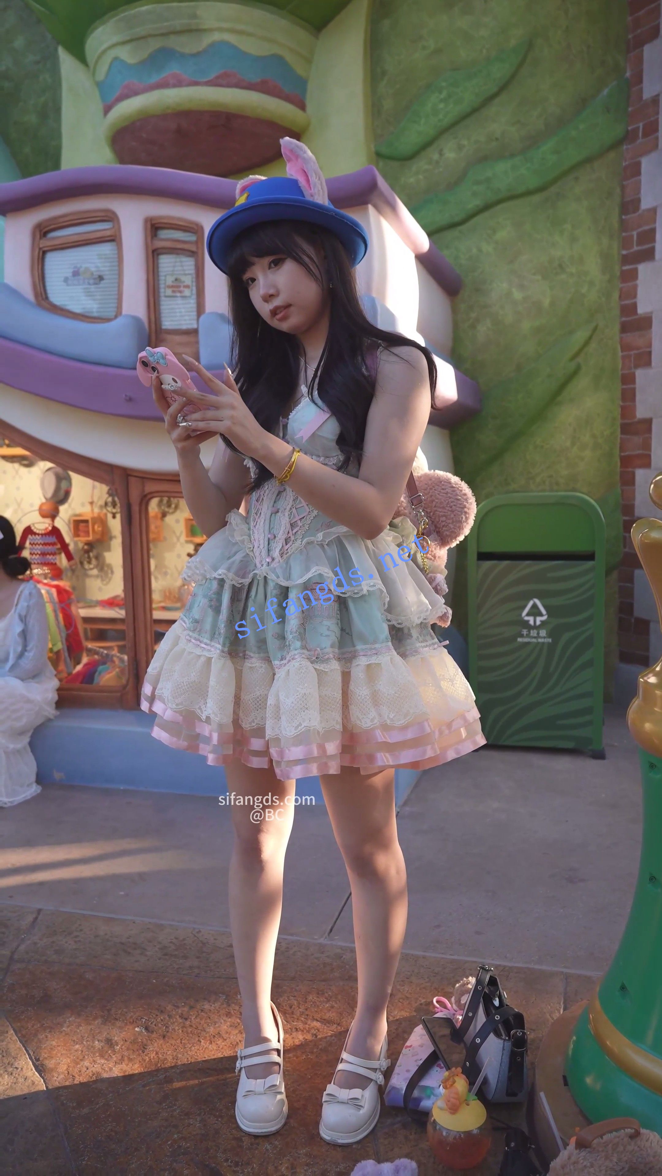 (BC-AA-593)蕾丝裙美女多次看镜头..微透内前后CD屁股Q弹