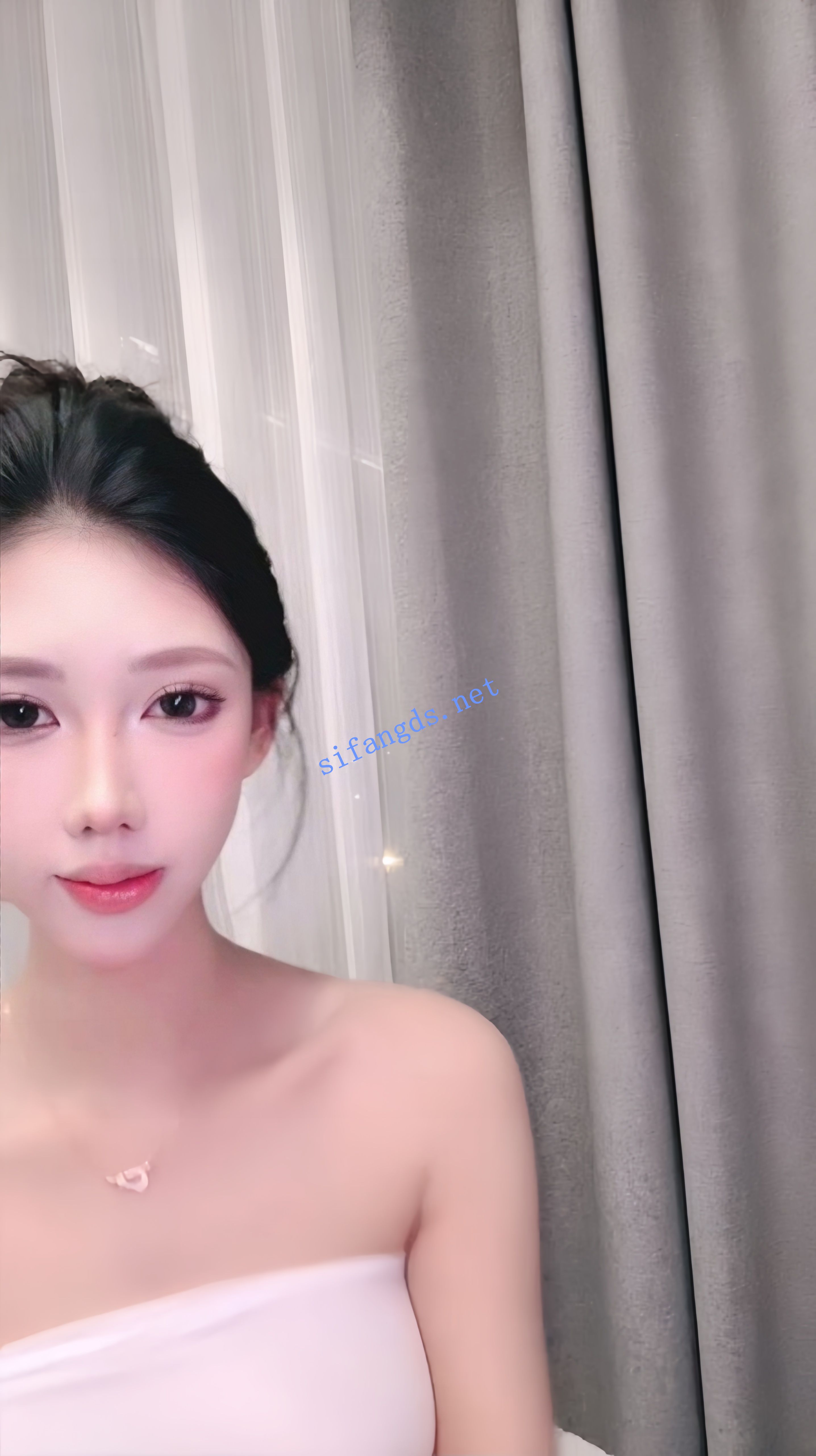 多彩极品颜值身材美女-CC耶 2025新增大尺度自慰流白浆福利