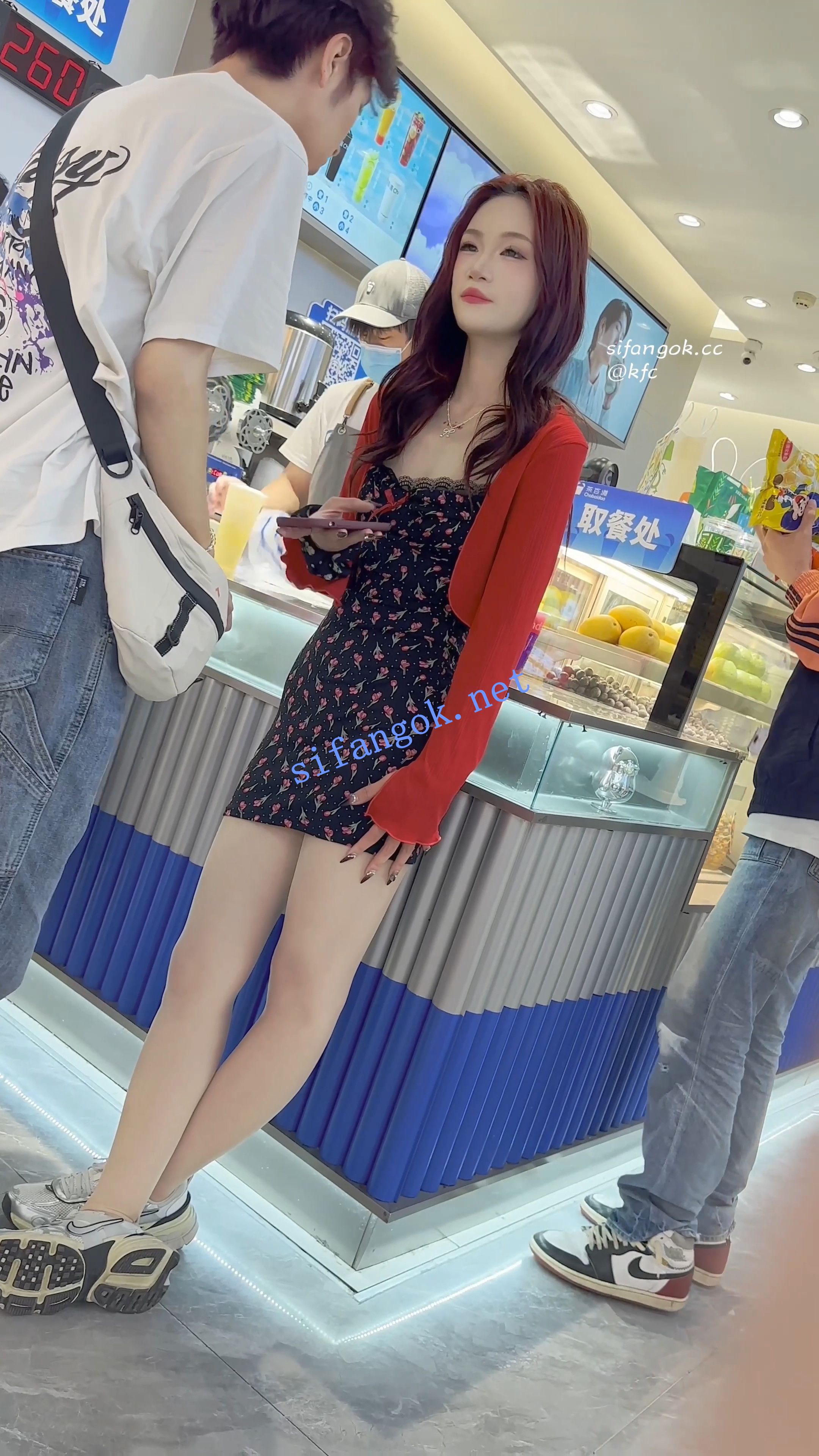 【KFC】第二天又偶遇靓女·依然肉丝骚内·一夜后好像有心事