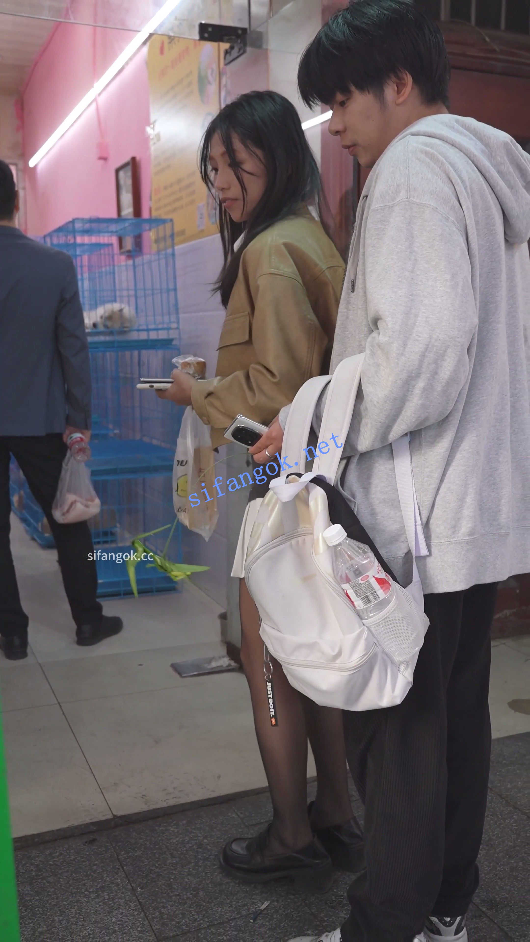 (BC-AA-619)百褶裙小姐姐超薄黑丝逛街..弯腰被抄底灰色无痕内