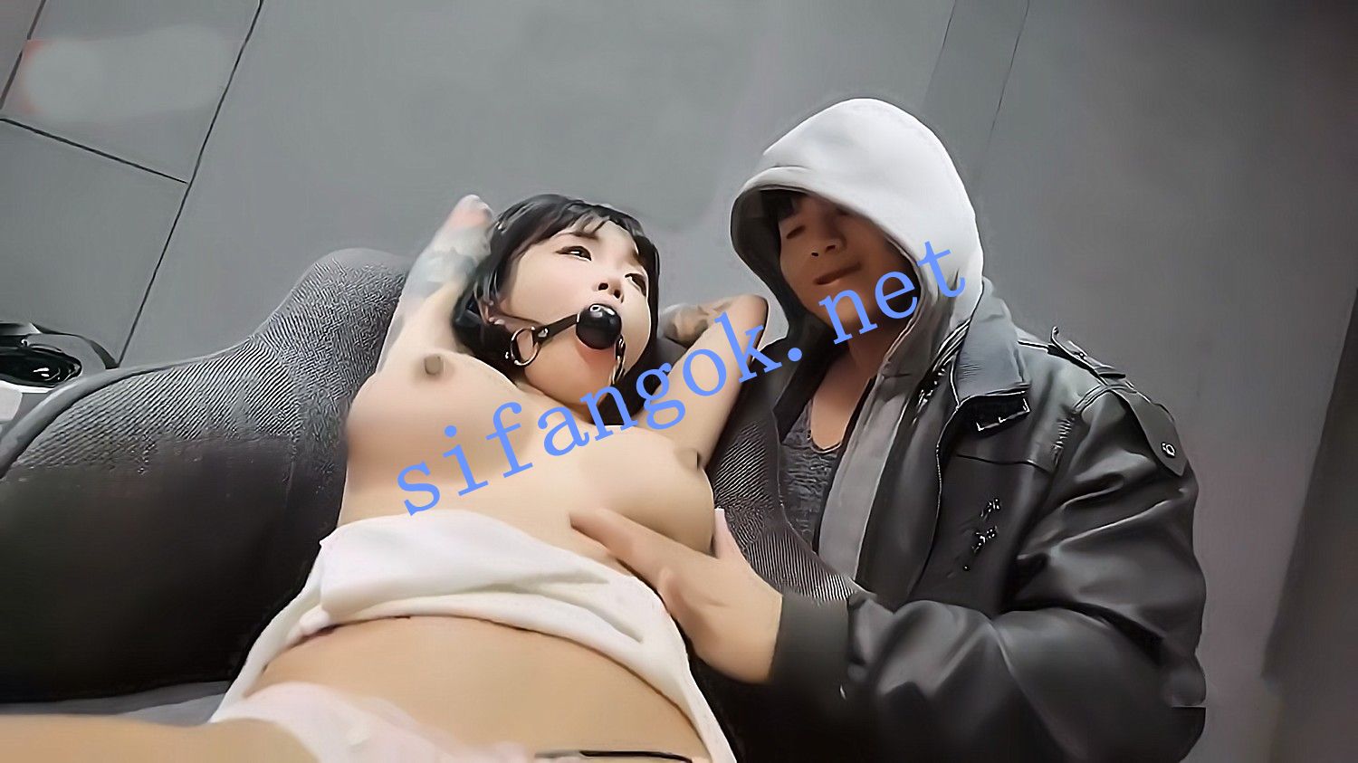 XV002肉棒调教贪小便宜的婊子-苏樱花