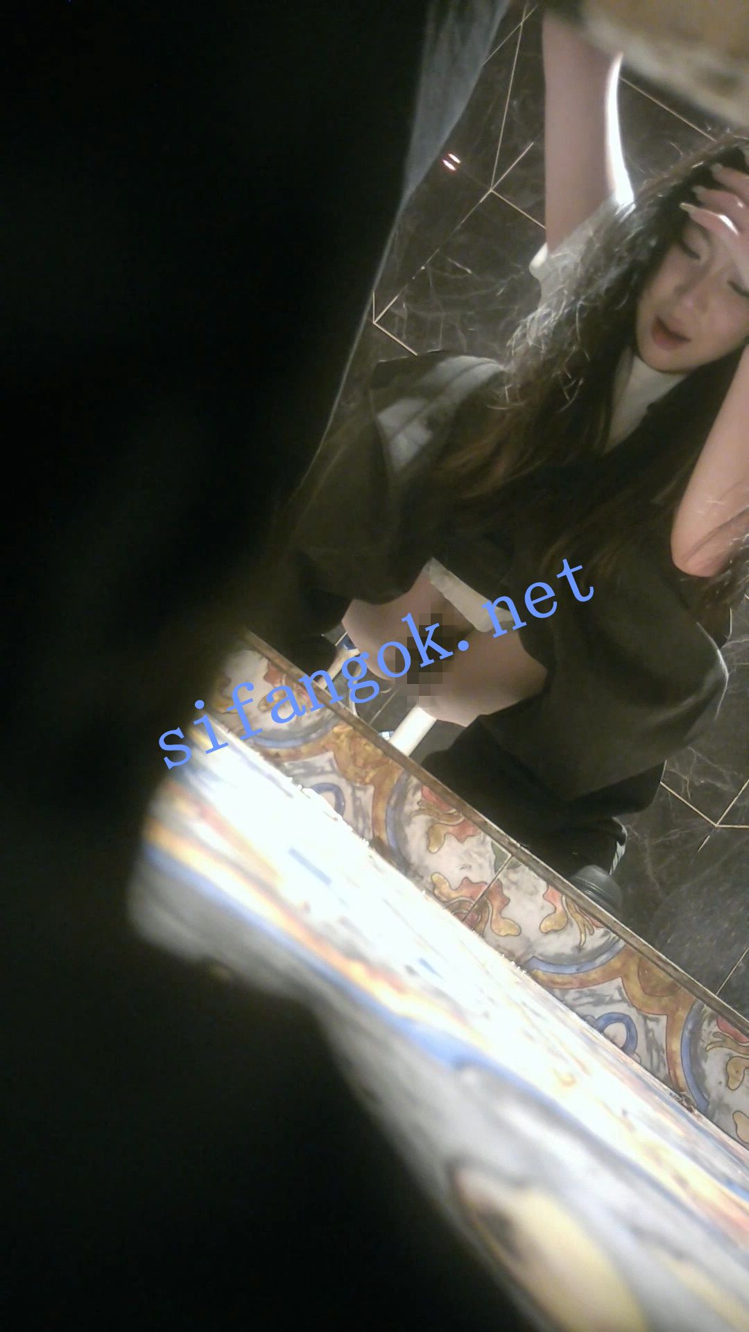 ✅全网首发【酒吧全景厕拍】各种黑丝高跟 美女如云 8