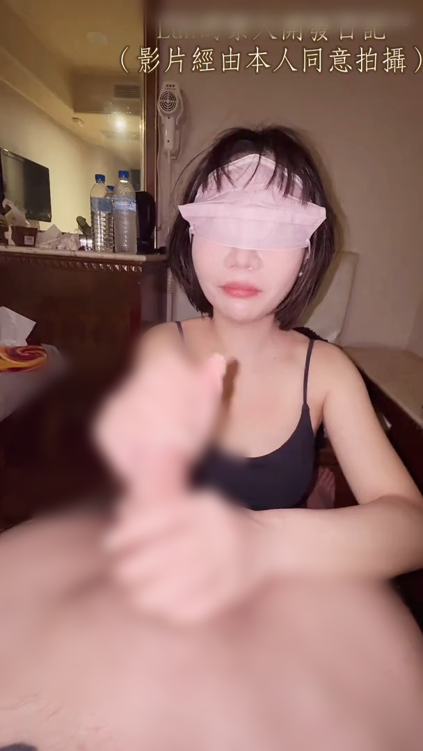 【重磅】素人约啪大师【莱伦】19岁小姐姐 交换生 口啪