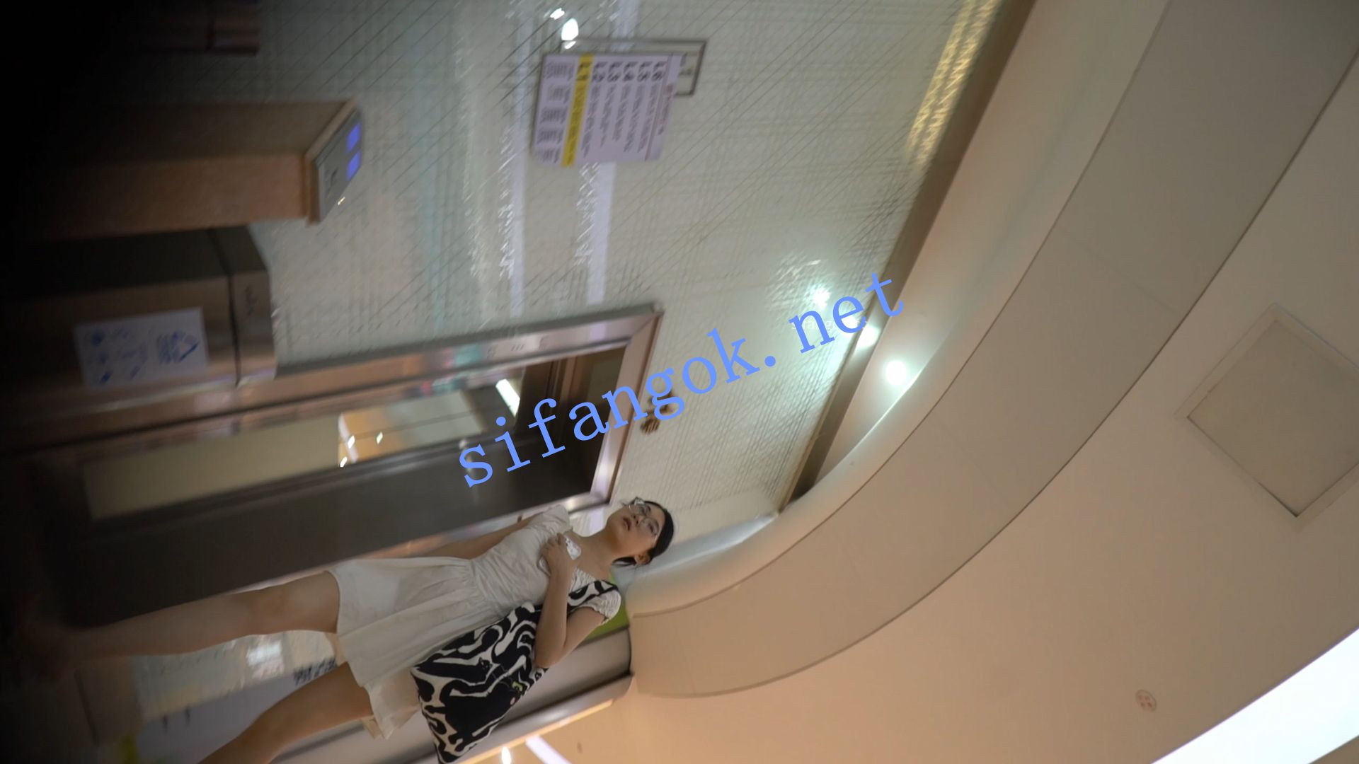 （空城原创）长腿白裙眼镜小姐姐，肉色无痕N包裹肉臀