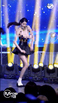 ❤️【AI高清自制】韩国女星张元英现场演唱会脱衣