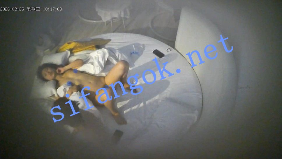 ⏪酒店偷拍⏩极品骚货女上夹鸡吧让男友爽死了