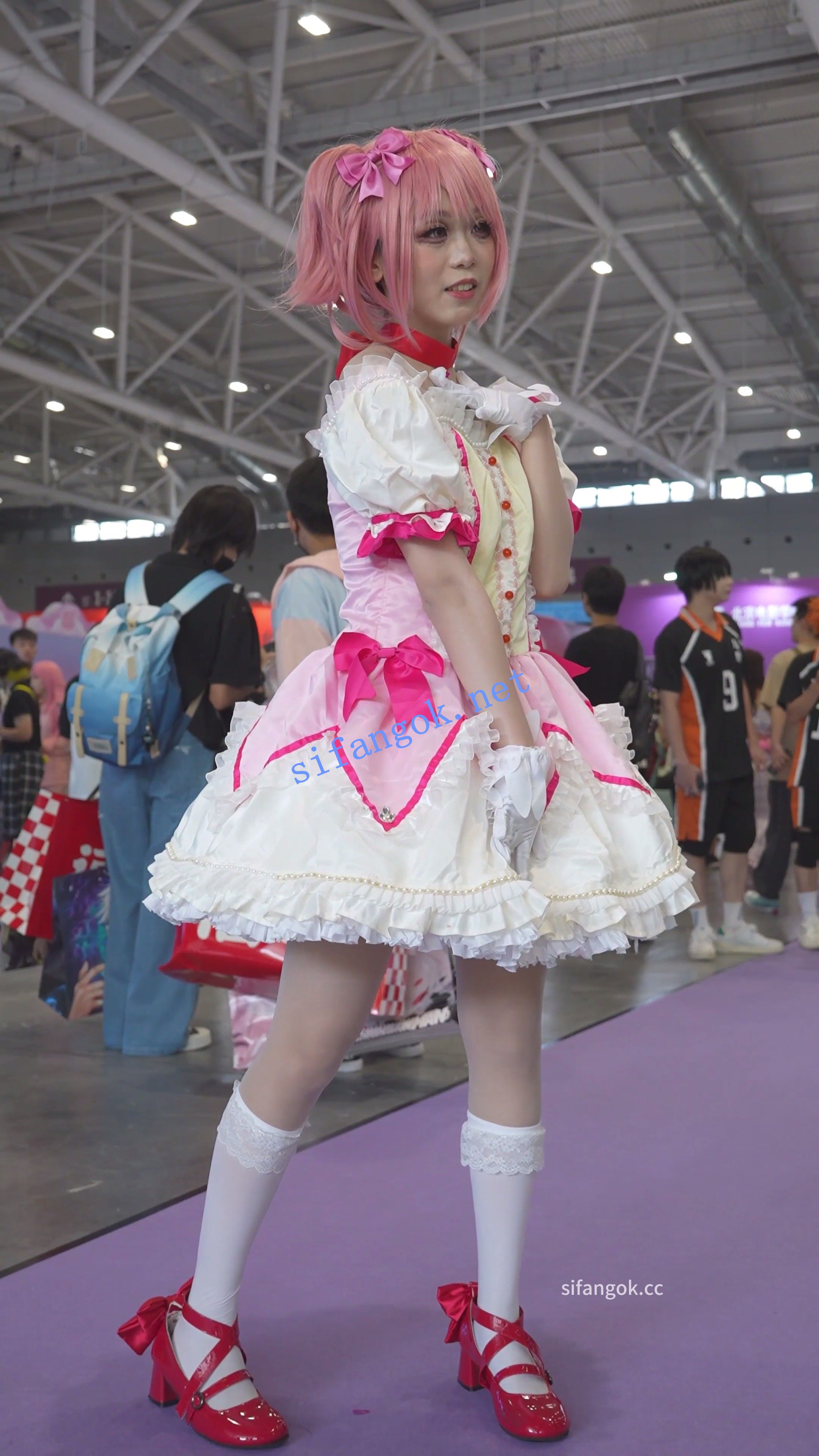 【xxn-362】小圆cos小姐姐逛展..超薄肉丝破洞了白内前后CD