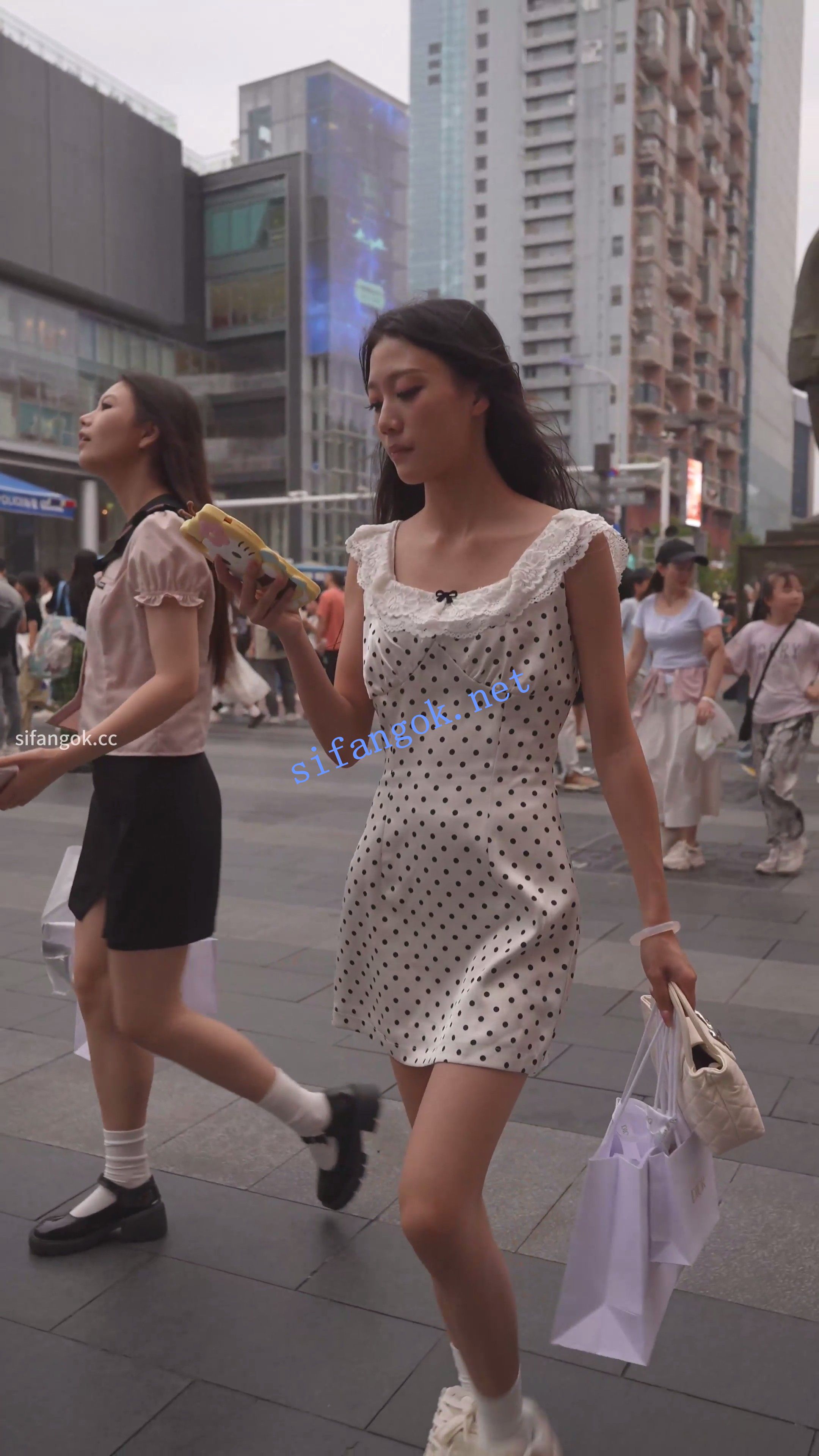 (BC-AA-653)一箭双雕两位小姐姐..粉色窄内透心凉+宽松裙白内