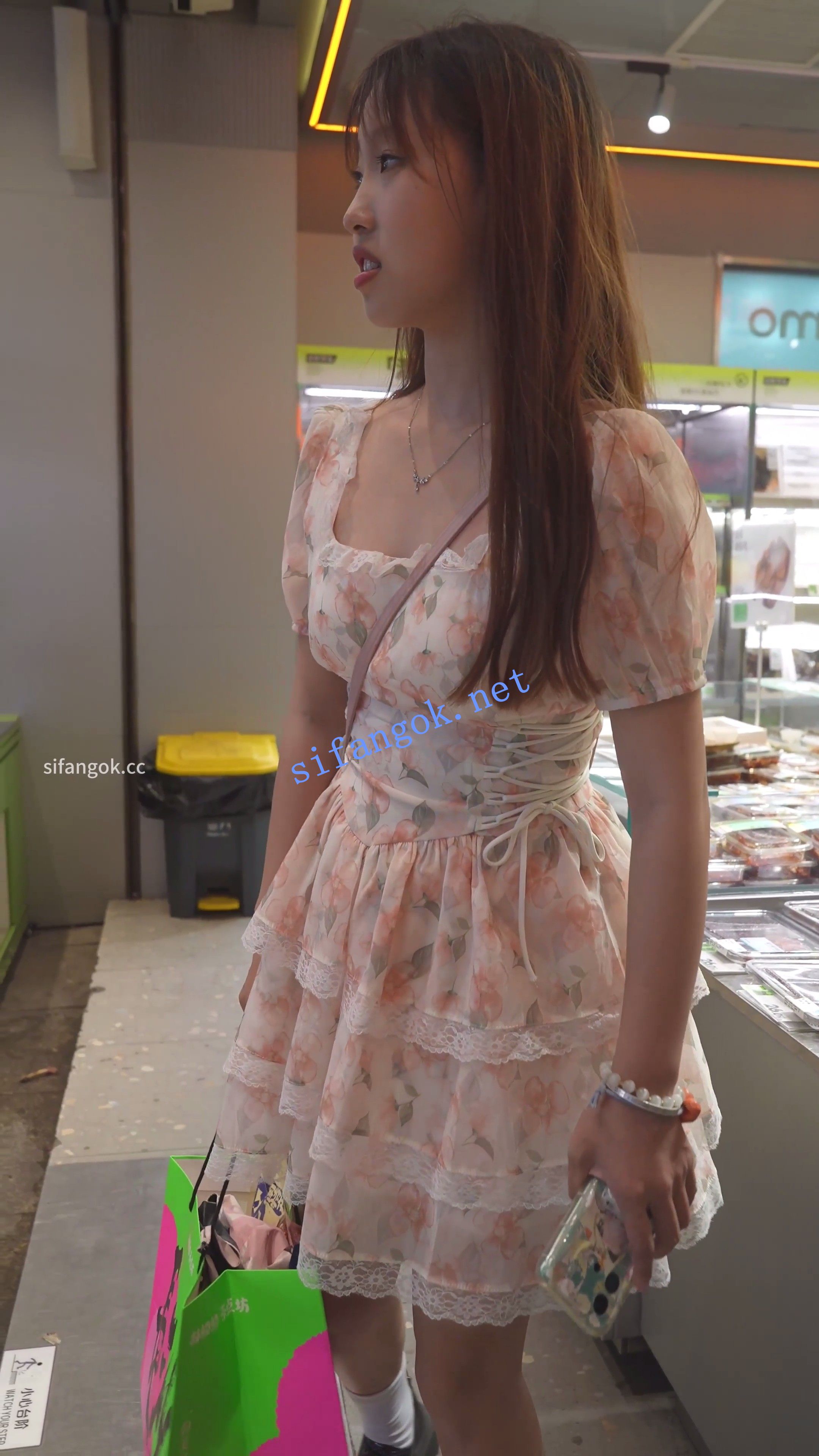 (BC-AA-655)宽松花裙小姐姐逛超市..微透窄内夹出13缝前后CD