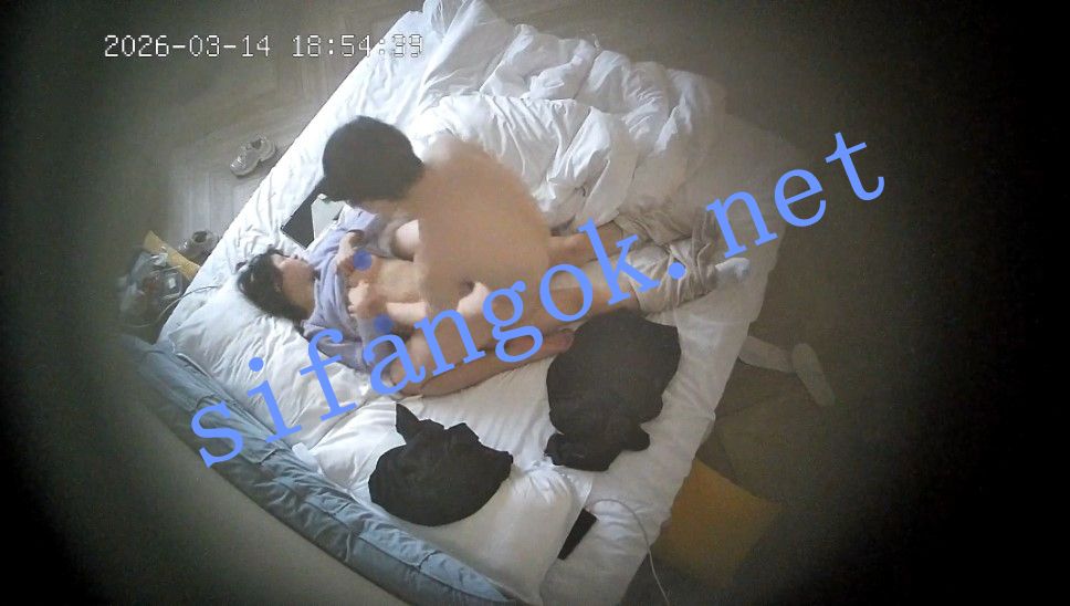 ⏪酒店偷拍⏩白袜小学妹被男友扑倒操嫩穴