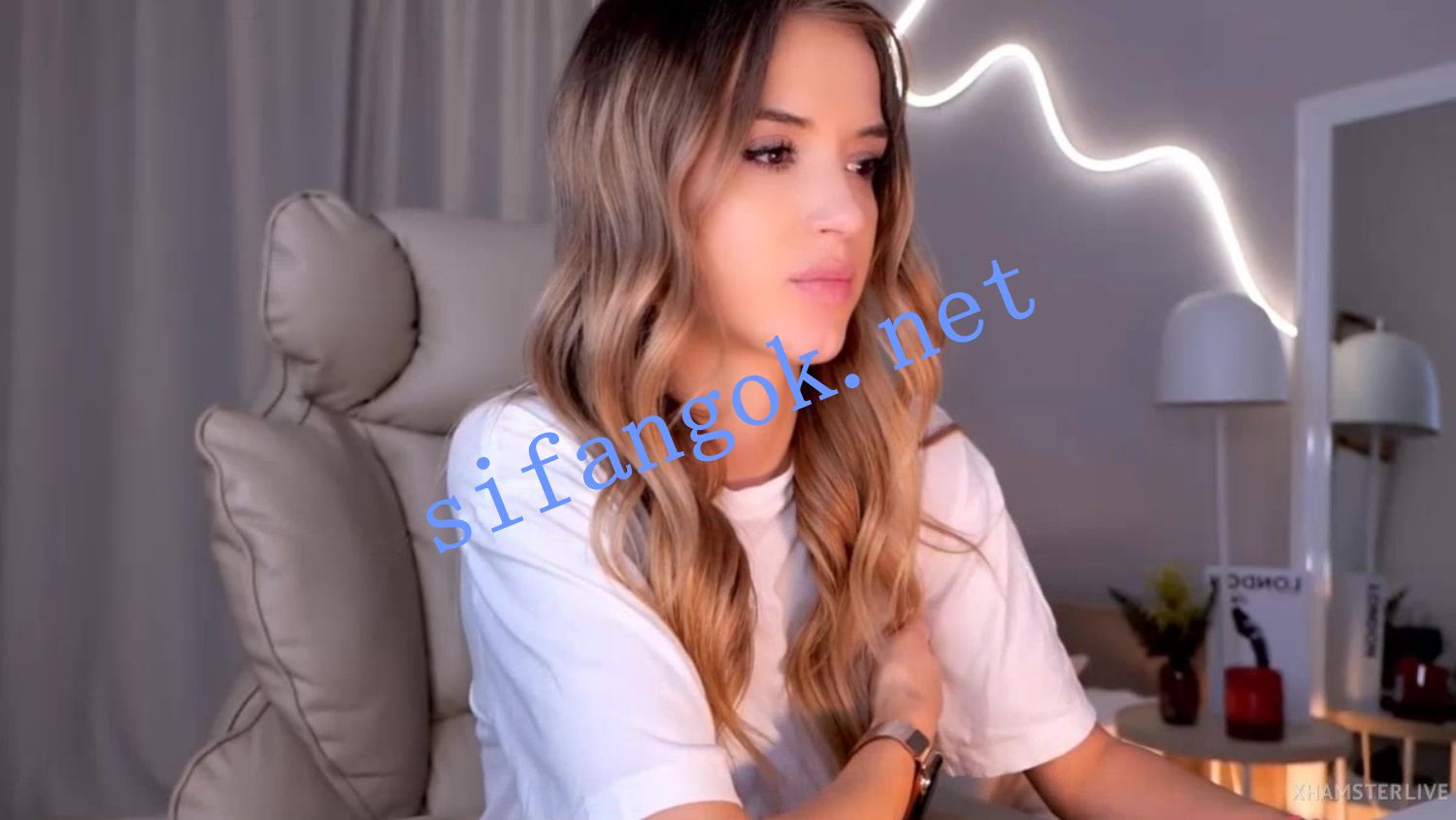 ST欧美极品，Stripchat【Entia】人漂亮，模特，假鸡吧插