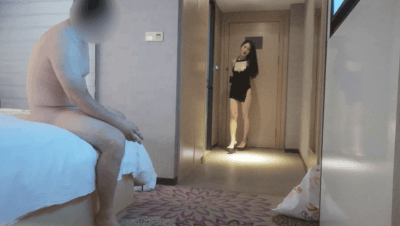 精品酒店第二次私约170大长腿骚鸡女大玩换装秀 上