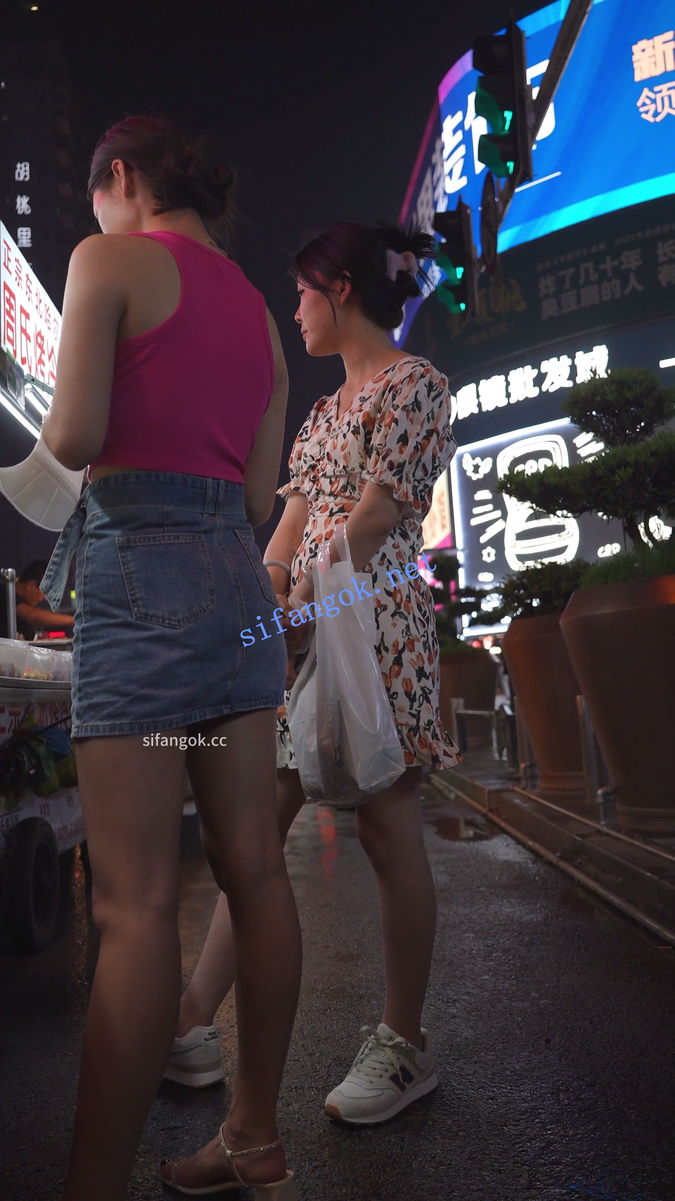 (BC-B-230)短篇8部合辑..少妇穿蕾丝骚内裤..宽松花无防备
